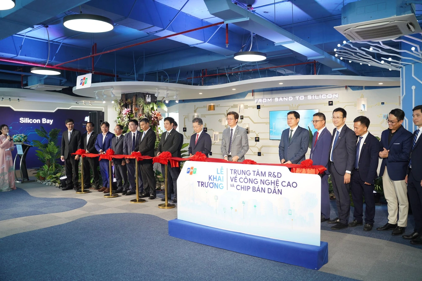 Tập đoàn FPT chính thức khai trương Trung tâm R&D về công nghệ cao và chip bán dẫn tại Khu công viên phần mềm số 2, TP Đà Nẵng tháng 3/2025