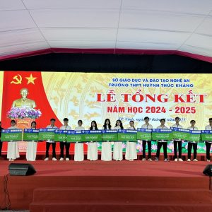 Toàn cảnh buổi lễ trao học bổng trang trọng và ấm áp giữa Asia University Vietnam và Trường THPT Huỳnh Thúc Kháng