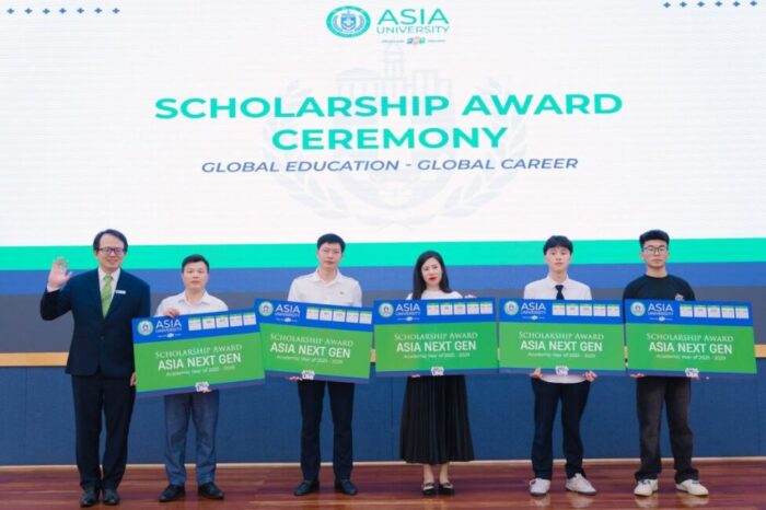 Asia University Vietnam trao tặng các suất học bổng trị giá 20%, 30%, 50%, 70% và 100% học phí
