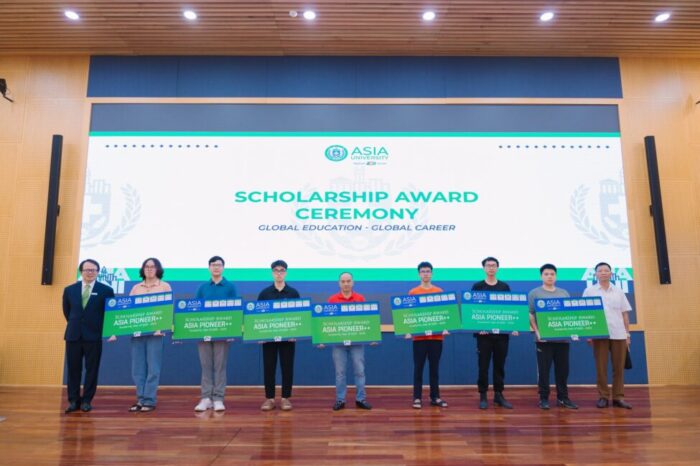 Chương trình học bổng góp phần giảm bớt gánh nặng tài chính cho gia đình Việt