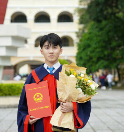 Nguyễn Hữu Thiện nhận học bổng Asia Next Gen từ Asia University Vietnam