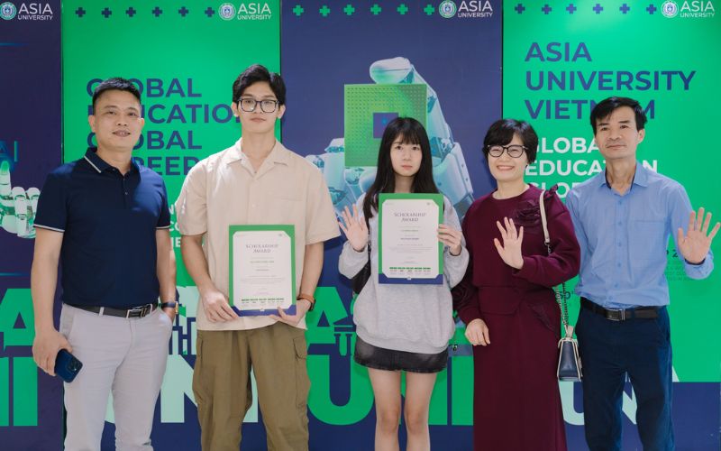 Theo học Công nghệ bán dẫn, các bạn học sinh có thể "săn" nhiều học bổng chất lượng