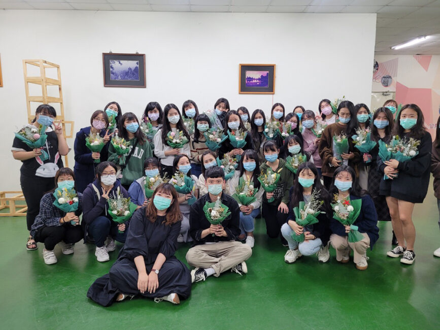 Thường xuyên tổ chức nhiều hoạt động để sinh viên có thể kết nối với nhau