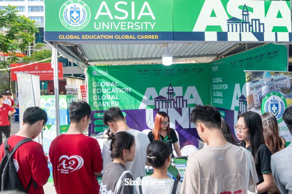 Chương trình cử nhân quốc tế của Asia Vietnam thu hút sự quan tâm của các sĩ tử