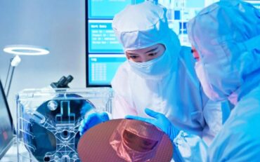 Ngành Công nghệ bán dẫn là gì? Tổng hợp thông tin cần biết năm 2025