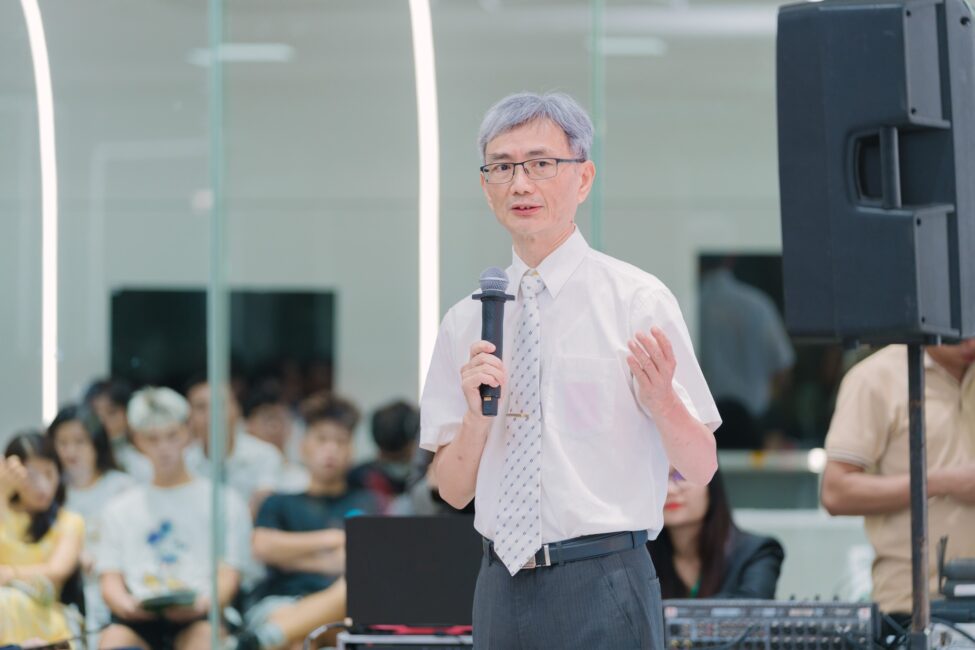 PGS.TS Tsai Yung-Shun, Trưởng Khoa Tài chính - Ngân hàng từ Asia University, Đài Loan đã mang đến một góc nhìn toàn cảnh, thực tế về lộ trình học tập chuyển tiếp