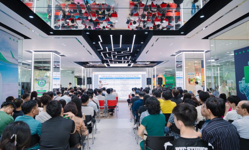 Tường kính toàn phần giúp mở rộng không gian thị giác, tận dụng tối đa ánh sáng tự nhiên