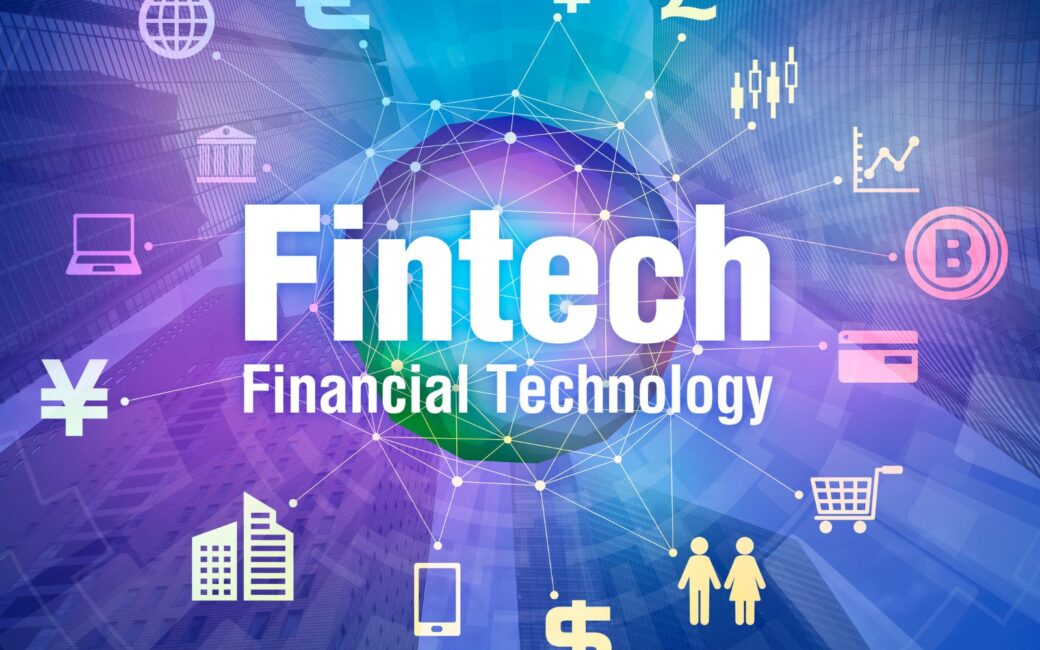 FinTech (Công nghệ Tài chính) và Investment (Đầu tư) là 2 hướng phát triển chuyên sâu của ngành Tài chính