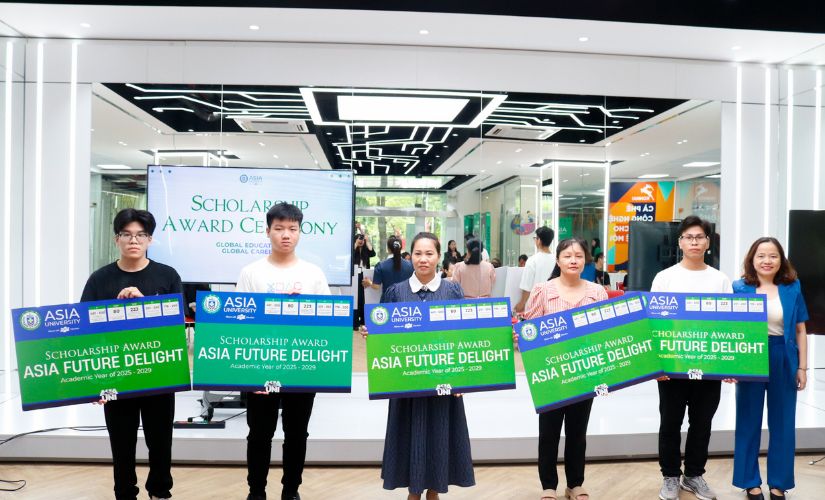 Tại sự kiện, Asia University Vietnam vinh danh những cá nhân xuất sắc giành được học bổng