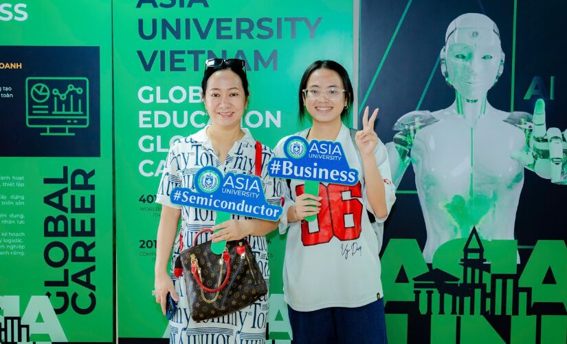 Sinh viên tốt nghiệp từ các chương trình liên kết quốc tế đang sở hữu những lợi thế cạnh tranh vượt trội