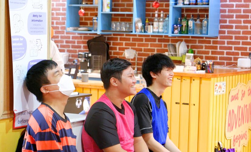 Sinh viên hào hứng với nhiều hoạt động do Asia university Vietnam tổ chức