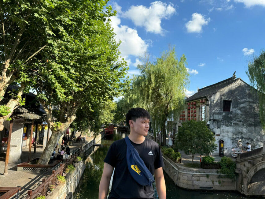 Ngoài giờ học, Hưng dành thời gian cho thể thao và các hoạt động cá nhân