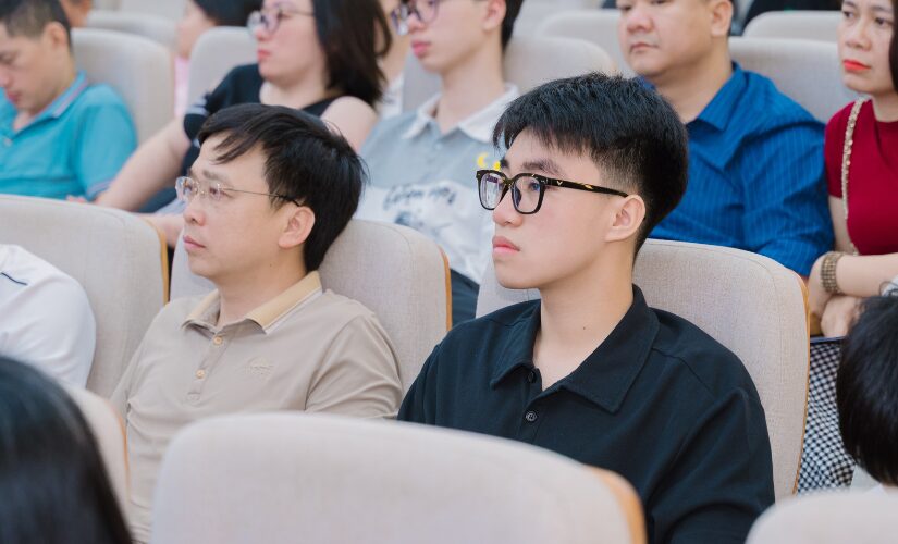 Sinh viên ngành Quản trị Kinh doanh tại Asia University Vietnam thừa hưởng nền tảng kiến thức tiên tiến từ chương trình học của Asia University, Đài Loan (Trung Quốc)