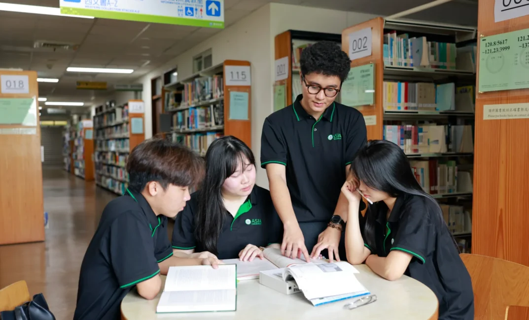 Ngành Trí tuệ nhân tạo tại Asia University Vietnam đã được thiết kế với định hướng liên ngành, khuyến khích ứng dụng kiến thức vào các lĩnh vực thực tiễn