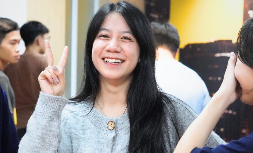 Sinh viên cùng nhau thiết kế logo và đề xuất hoạt động, góp phần định hình “thế hệ đầu tiên” của câu lạc bộ Asia University Vietnam