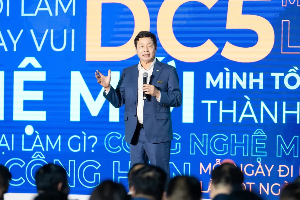 Ông Trương Gia Bình – Chủ tịch Tập đoàn FPT nhận định, con đường để Việt Nam trở nên hùng cường và phồn vinh không gì khác ngoài khoa học công nghệ và đổi mới sáng tạo