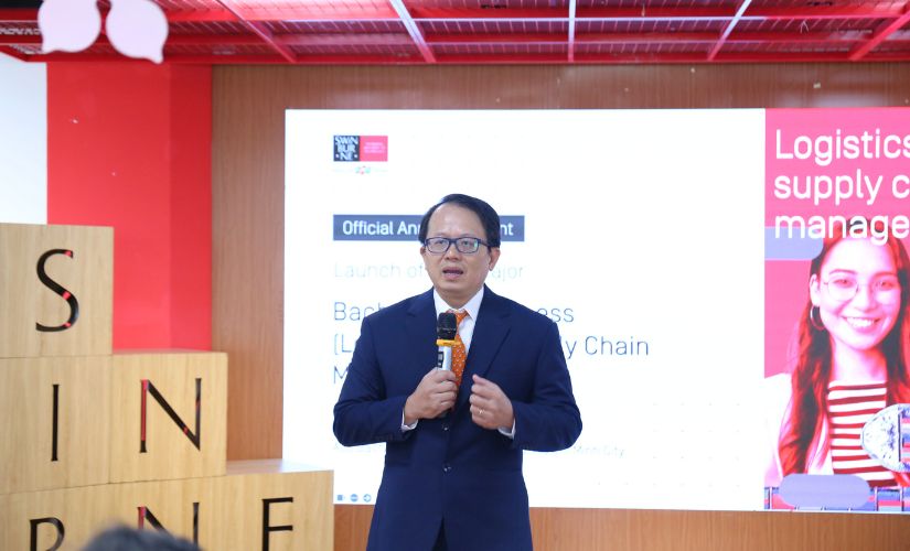 TS. Hoàng Việt Hà nhấn mạnh vai trò của AI và công nghệ, xem đây là 'xương sống' để tạo lợi thế cạnh tranh trong lĩnh vực thương mại điện tử hiện đại