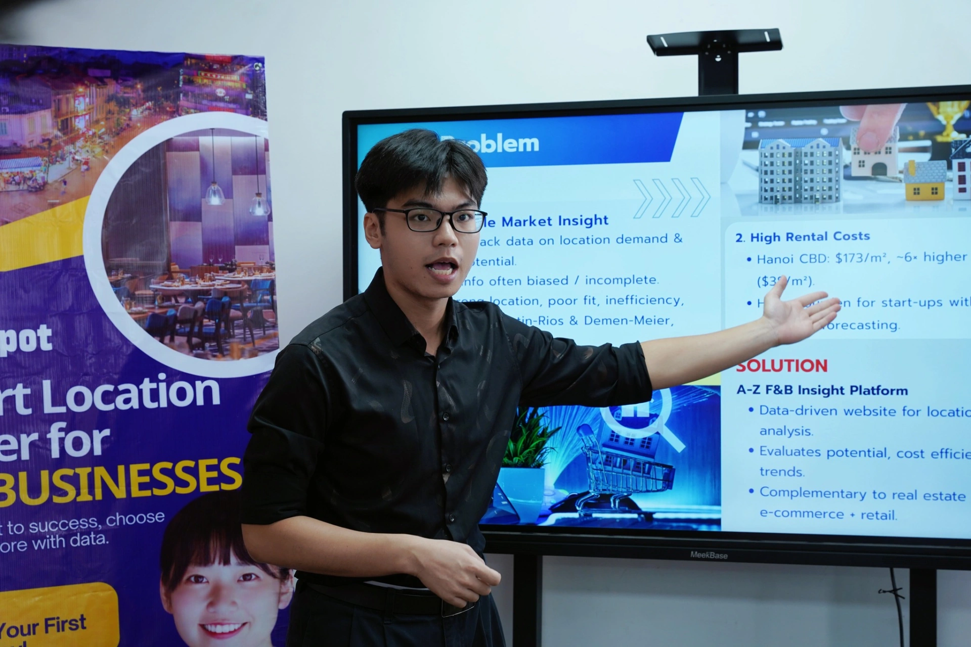 Các đội thi tự tin trình bày ý tưởng tại Bootcamp của Swin-Biz-Rockstar 2025