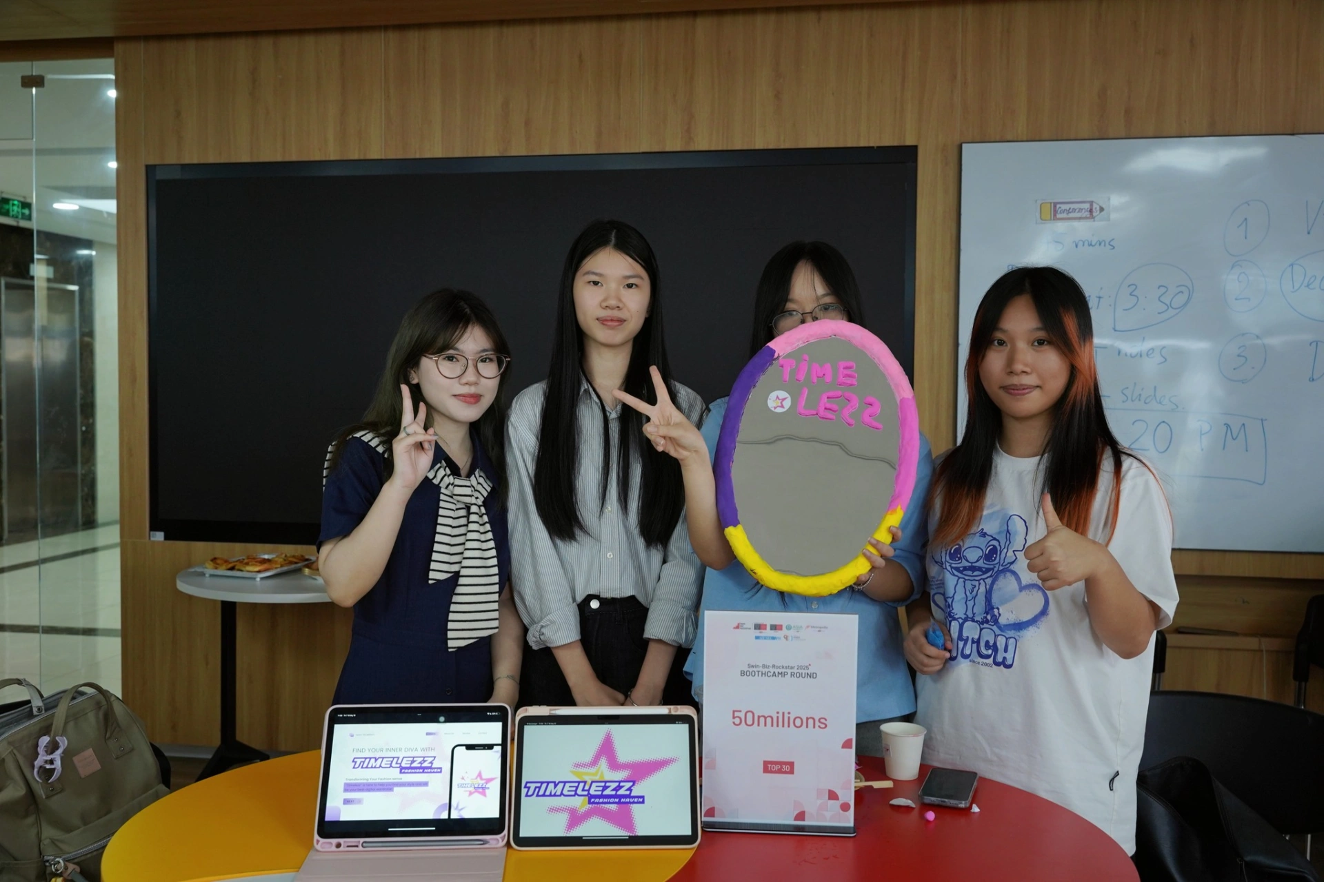 Timeless giới thiệu Fashion Haven – giải pháp thời trang bền vững tại Bootcamp Swin-Biz-Rockstar 2025