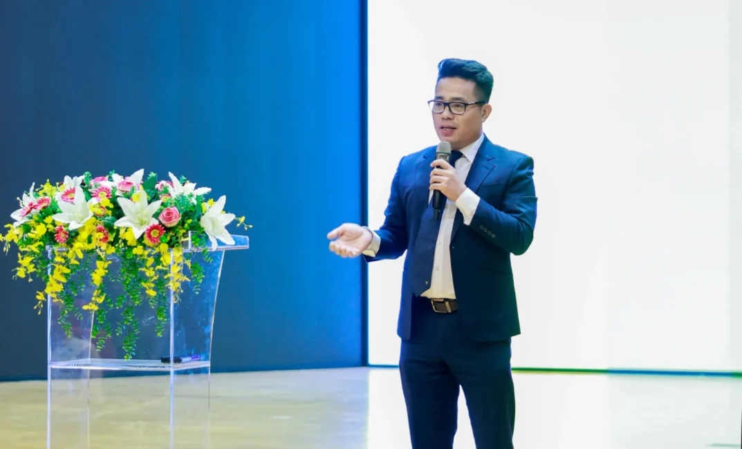 TS. Lê Anh Ngọc - Trưởng đoàn chuyến kiến học tại Đài Loan phát biểu khi sang thăm Asia University