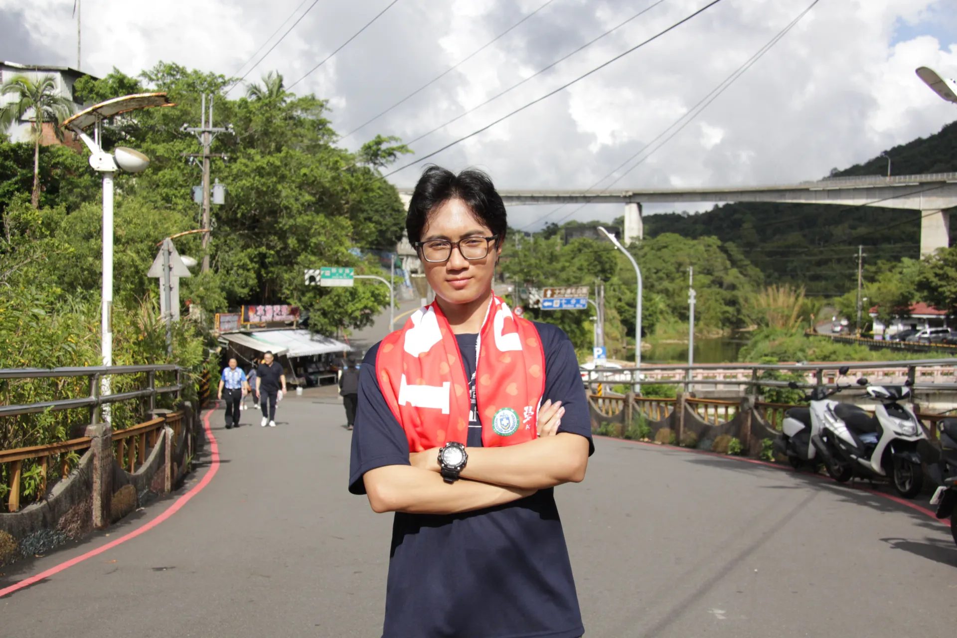 Em Ngô Tấn Tài - sinh viên ngành Công nghệ bán dẫn tại Asia University Vietnam tại chuyến kiến học