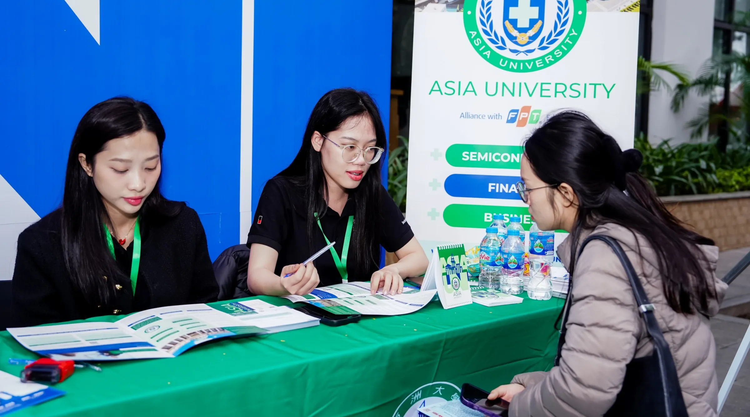 Asia University Vietnam đồng hành cùng THPT Xuân Đỉnh mở cánh cửa nghề nghiệp quốc tế