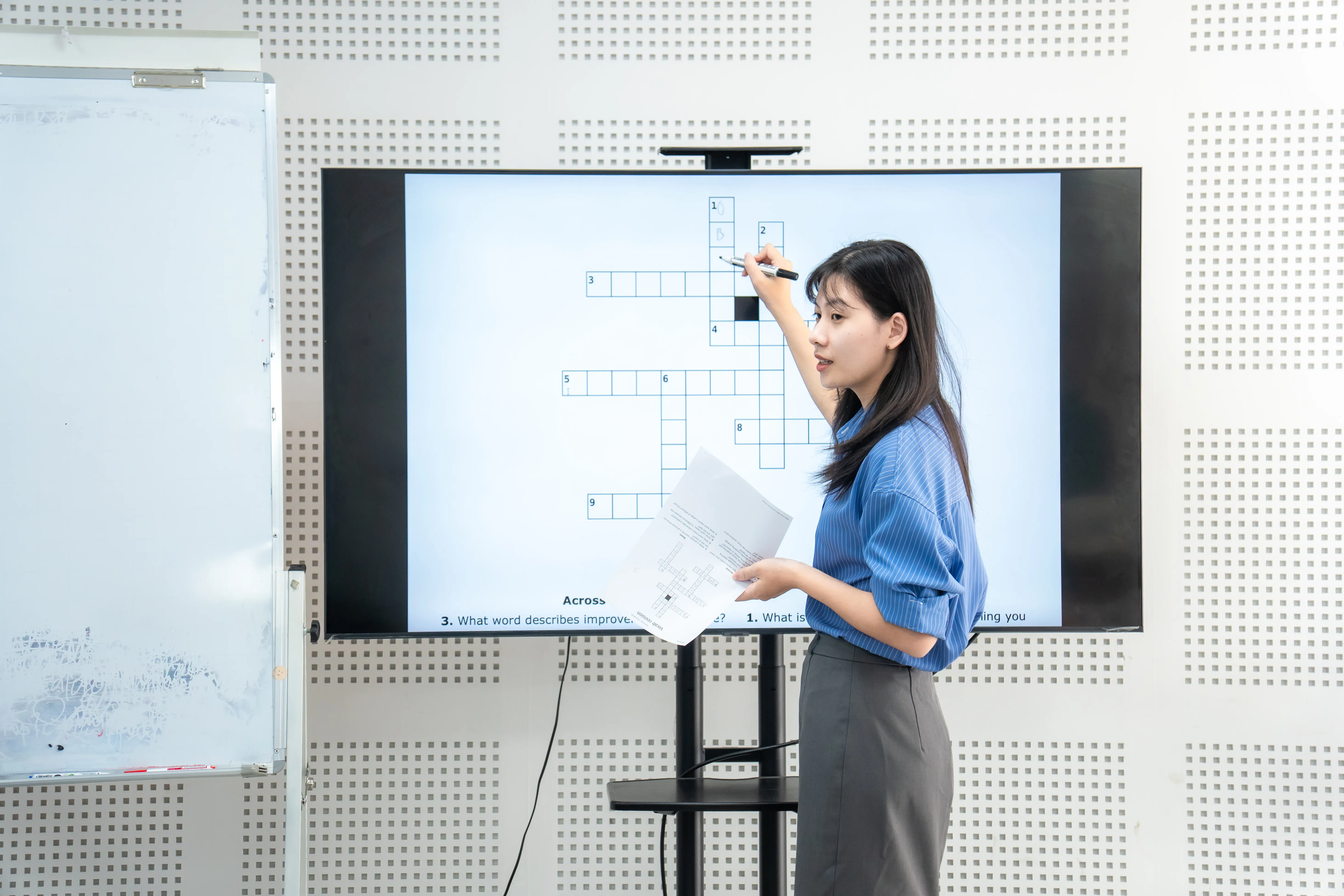 Đồng hành cùng sinh viên trên hành trình đó là đội ngũ giảng viên, những người liên tục hướng dẫn, góp ý và tạo động lực để các bạn tiến bộ từng bước