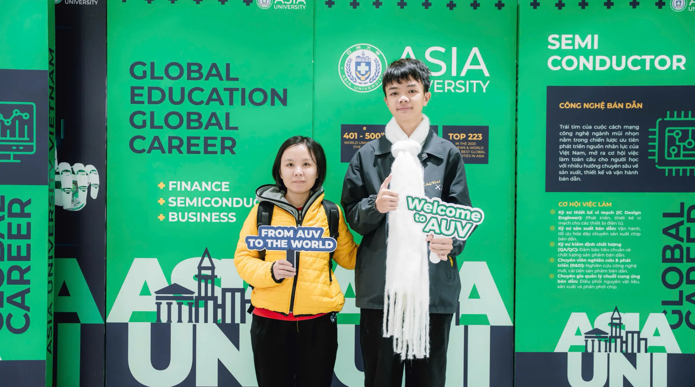 Gia đình luôn là hậu phương vững chắc, đồng hành cùng Huy Hoàng tại sự kiện "Asia University Vietnam Next Gen Day"