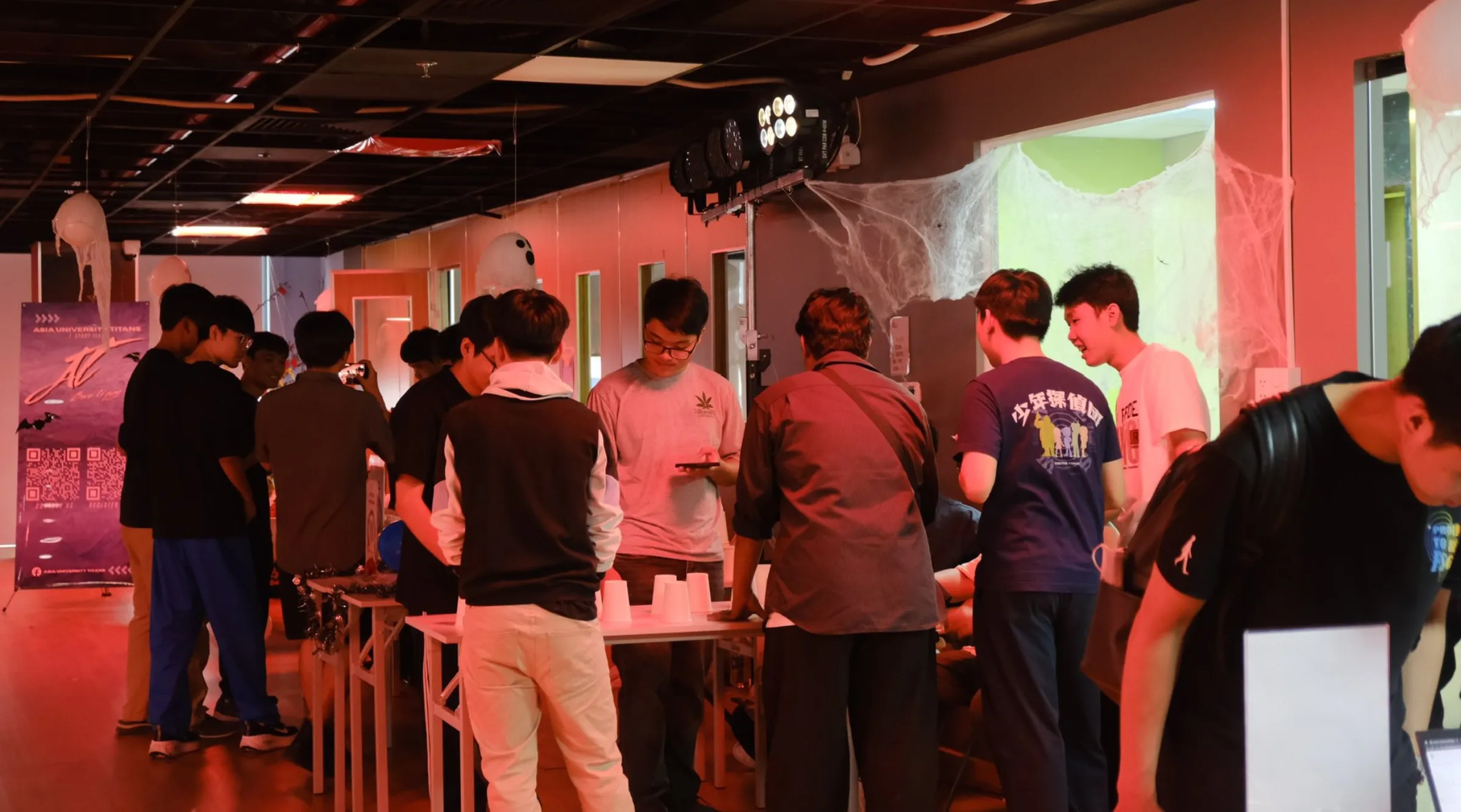 Không khí sôi động tại sự kiện Asia de Luna 2025 do sinh viên Asia University Vietnam trực tiếp tổ chức và điều phối