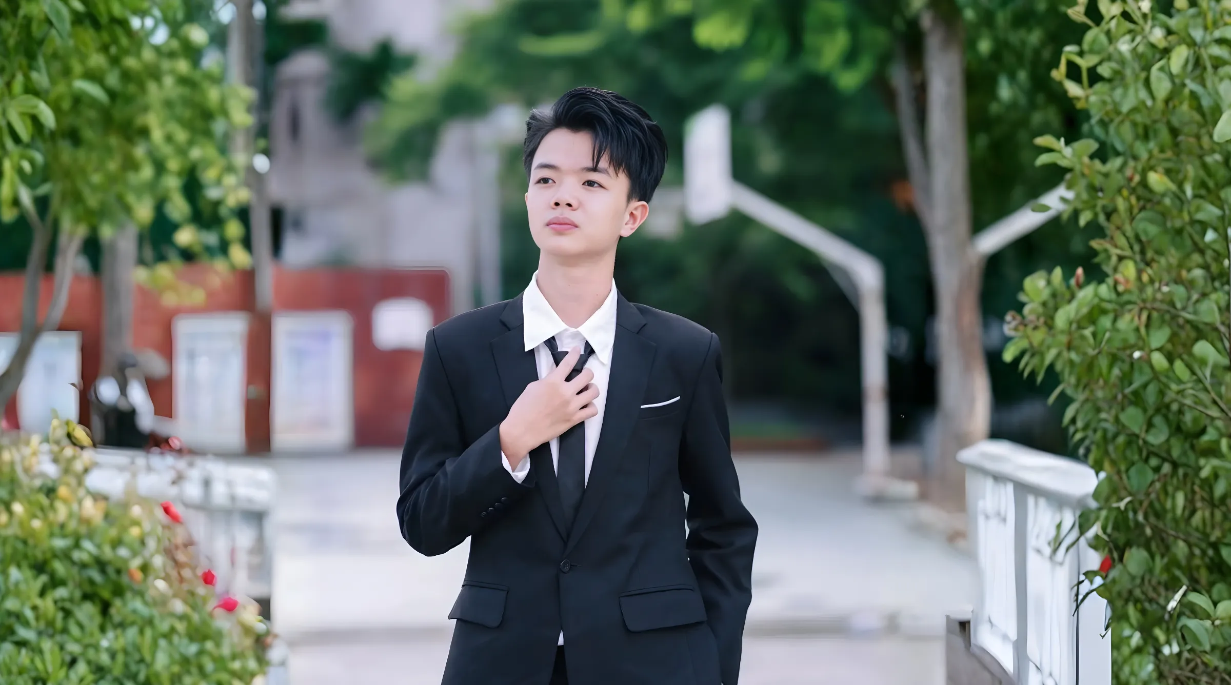 Nguyễn Huy Hoàng (Trường THPT Thái Phiên, Hải Phòng) gây ấn tượng nhờ tư duy chọn ngành thực tế và bảng thành tích học tập toàn diện