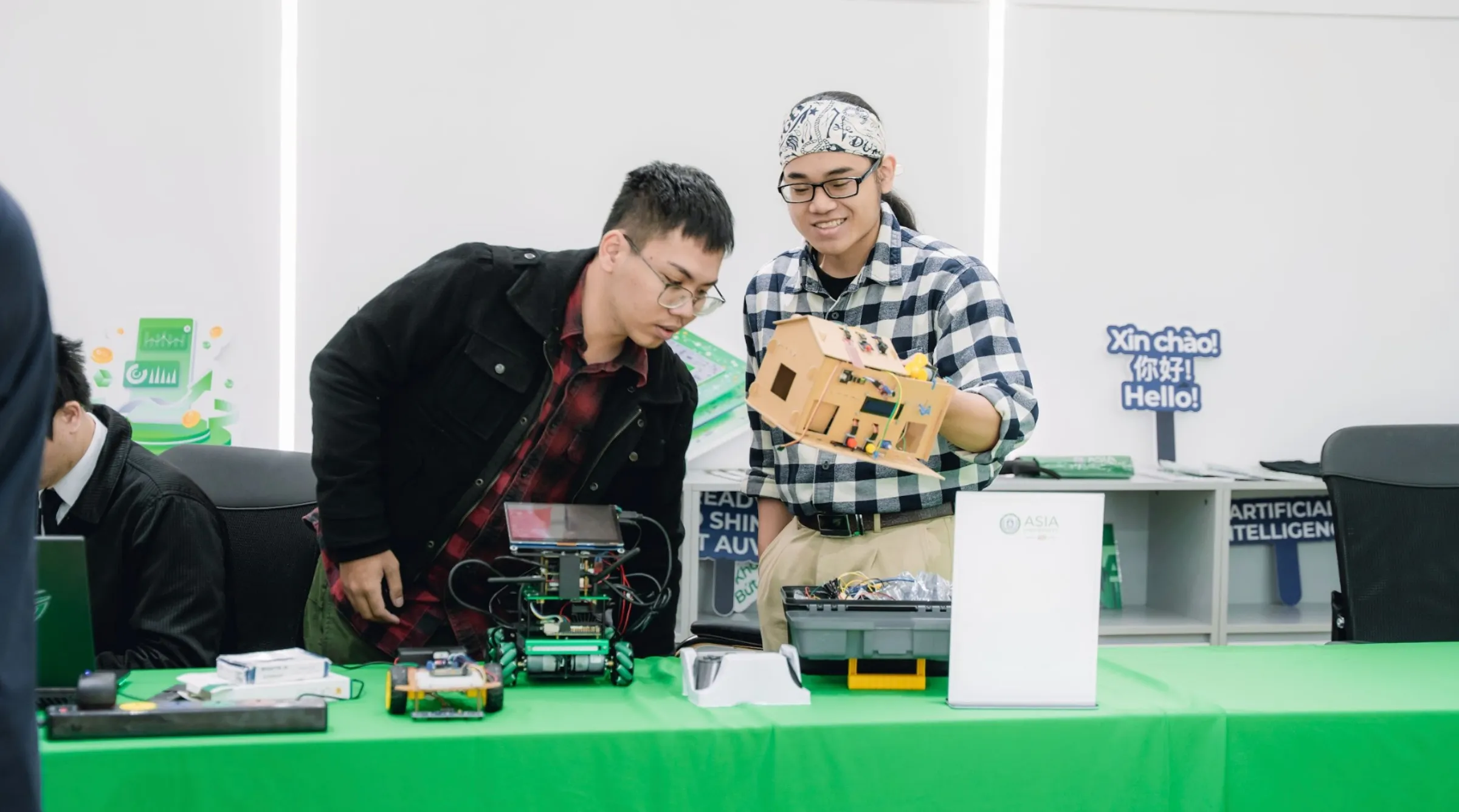 Sinh viên Asia University Vietnam được tiếp cận môi trường quốc tế và các dự án thực tế ngay từ sớm để rèn luyện bản lĩnh công dân toàn cầu