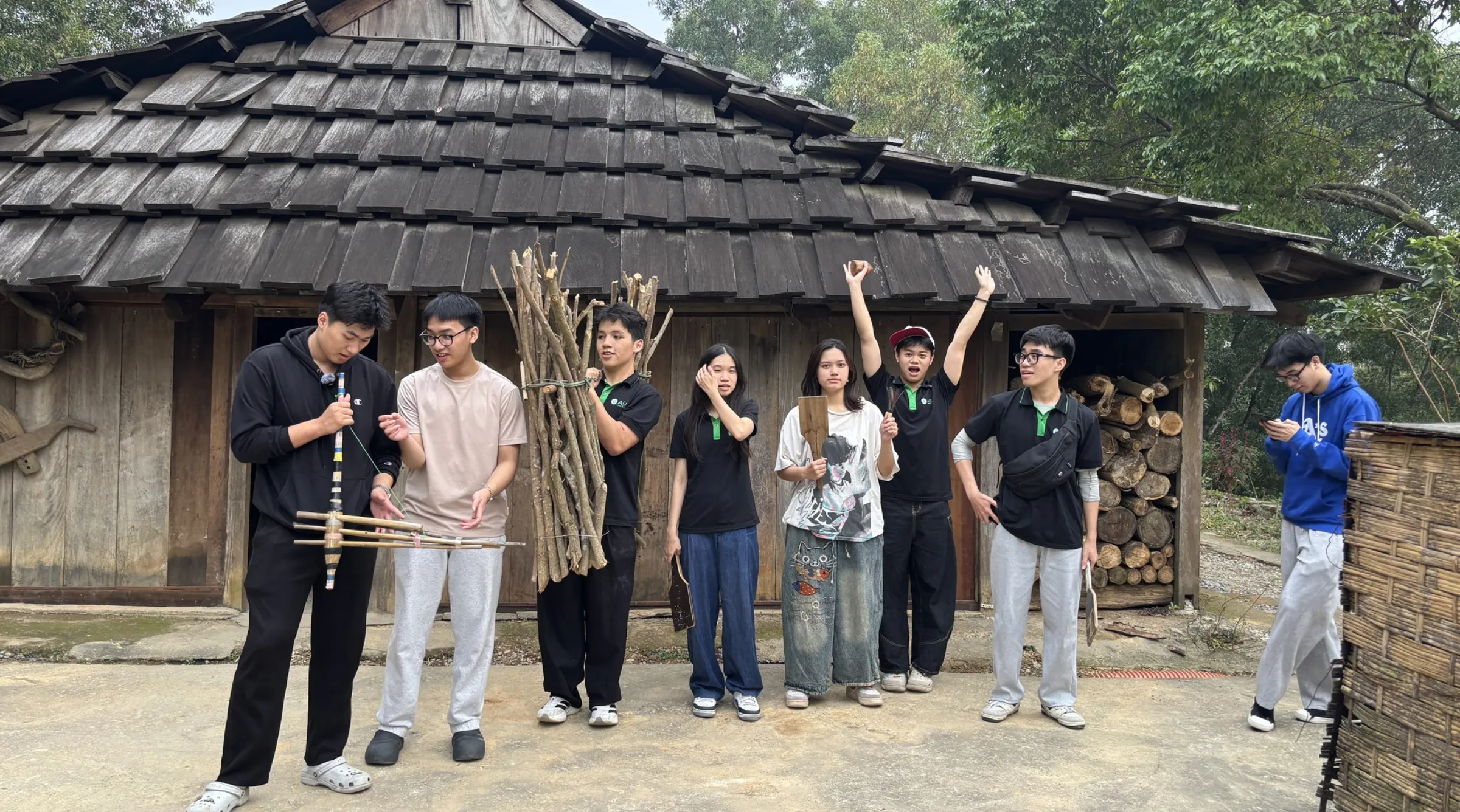 Sinh viên Asia University Viẹtnam trong chuyến Field Trip