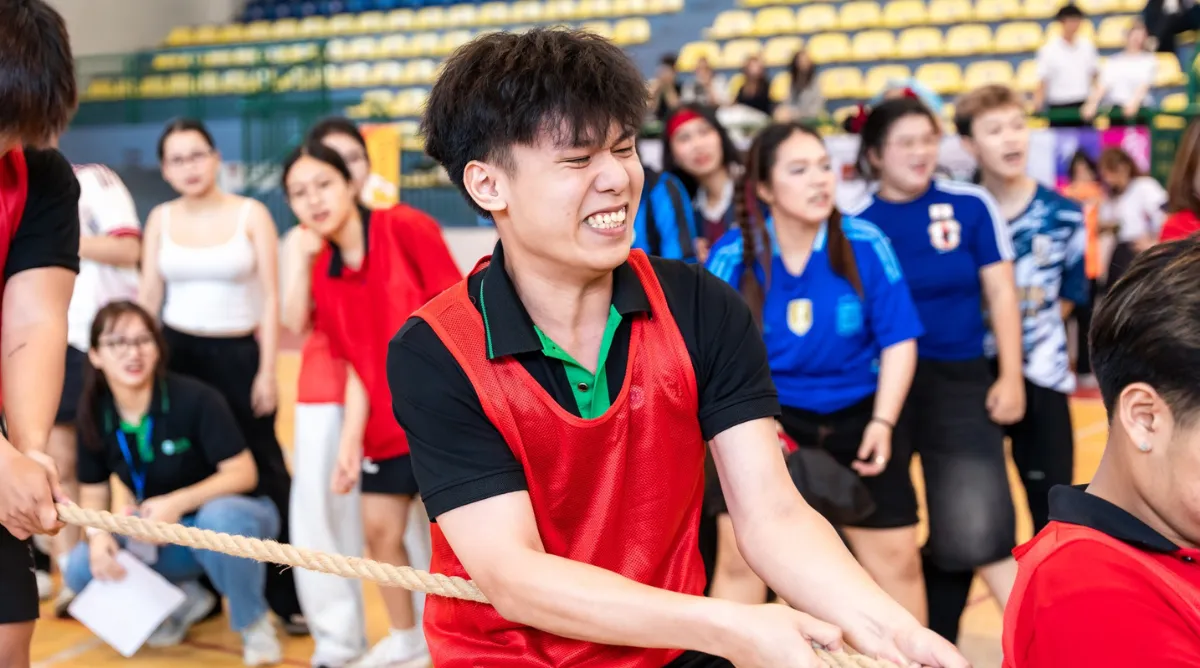 Sinh viên Asia University Vietnam hăng hái tham gia thi đấu tại Sports Fest 2025