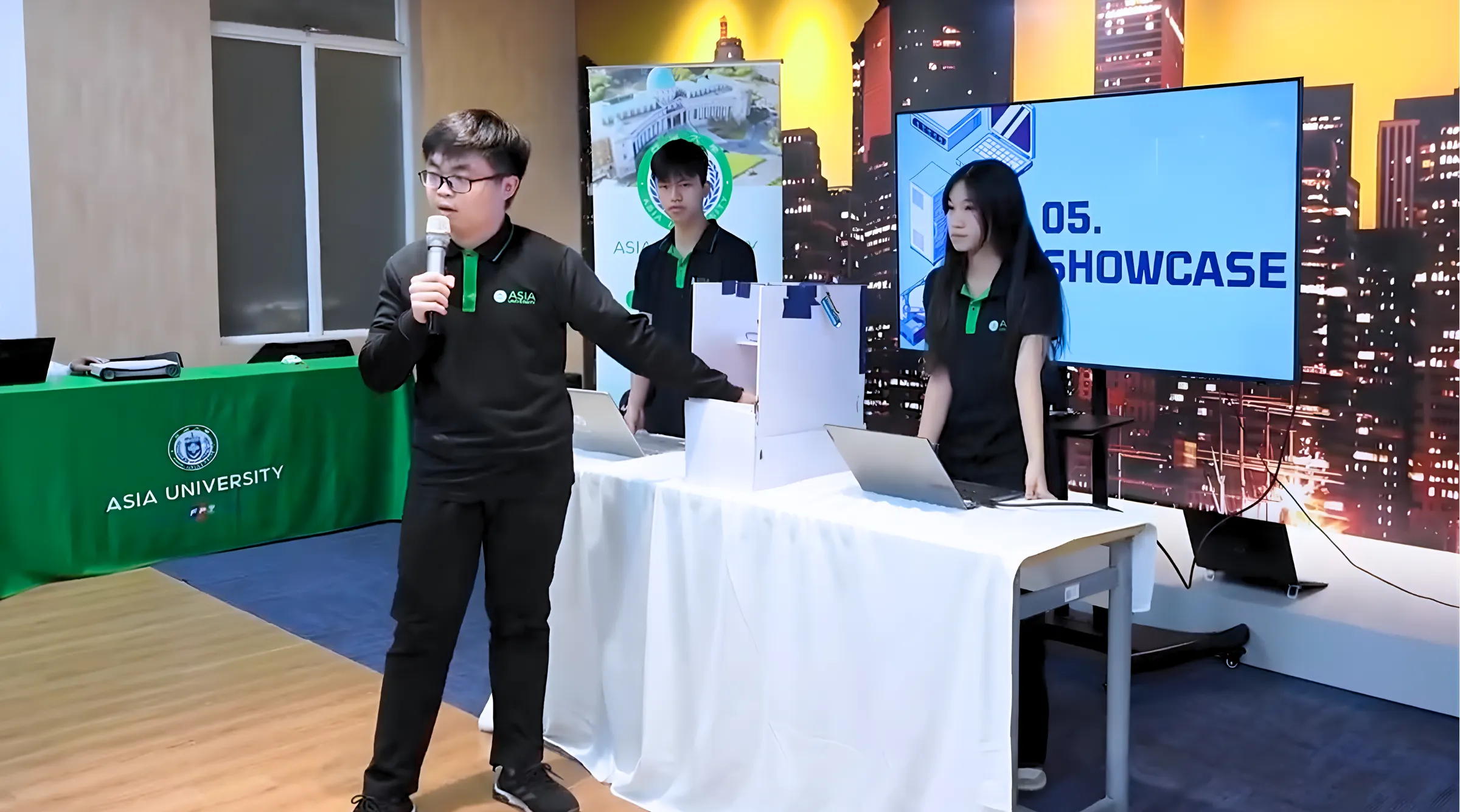 Asia Semicom khép lại với nhiều dự án công nghệ ứng dụng từ sinh viên