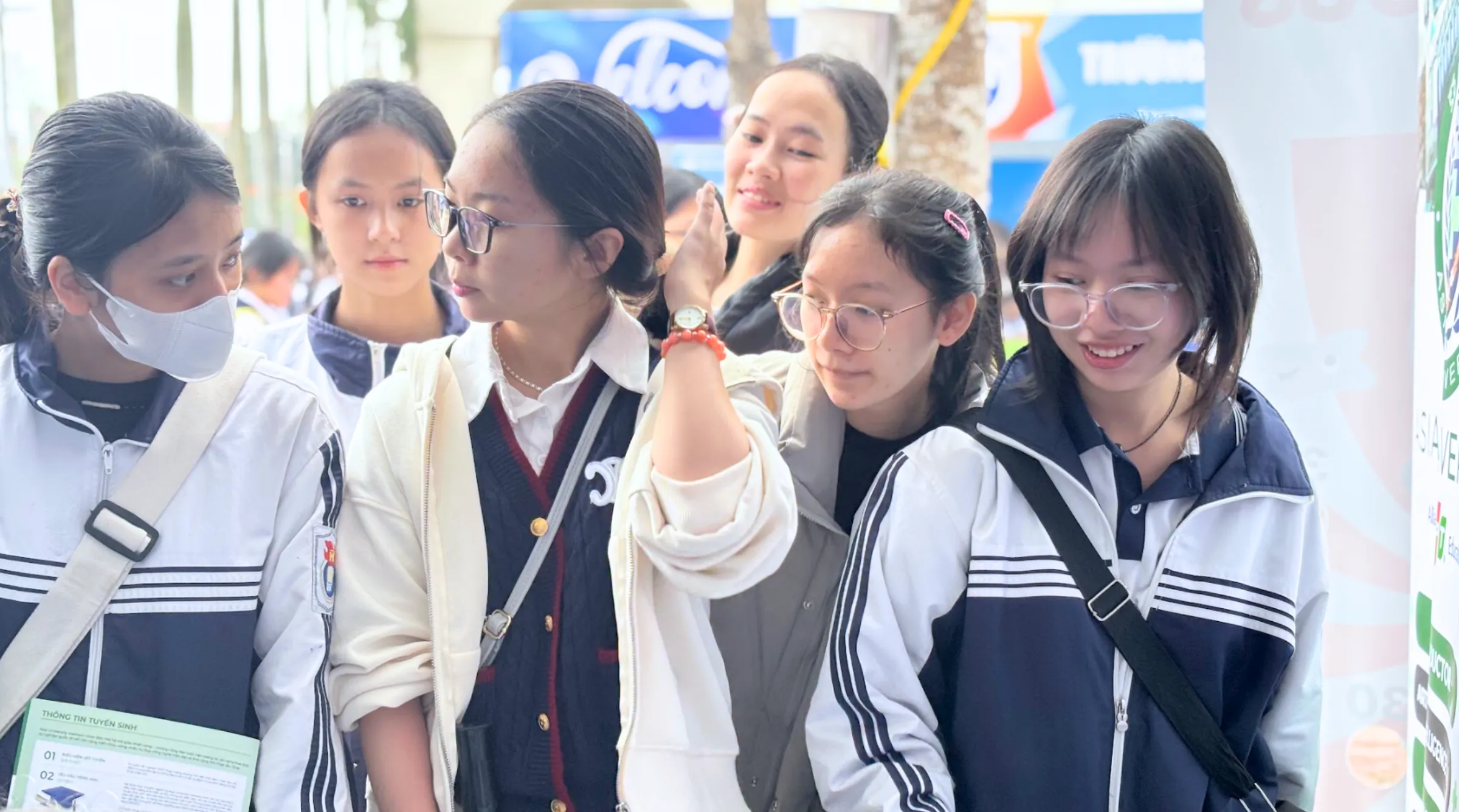 Cùng nhìn lại những khoảnh khắc đẹp của Asia University Vietnam tại ngày hội tư vấn tuyển sinh – hướng nghiệp 2026 ở các tỉnh thành miền Trung