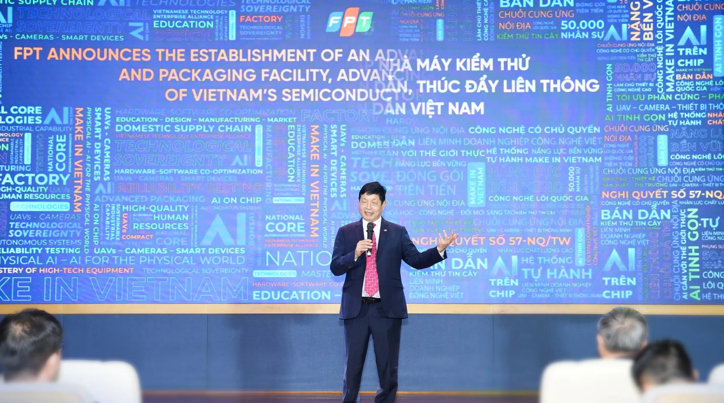 Ông Trương Gia Bình – Chủ tịch Hội đồng quản trị Tập đoàn FPT cho biết sự ra đời của nhà máy sẽ tiến thêm một bước để khép kín hệ sinh thái bán dẫn Việt Nam