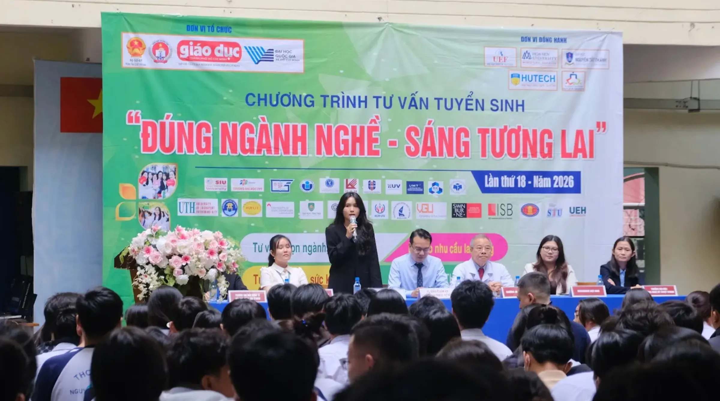 Tự tin chia sẻ ước mơ, học sinh THPT tại TP. HCM chạm gần hơn đến tương lai toàn cầu