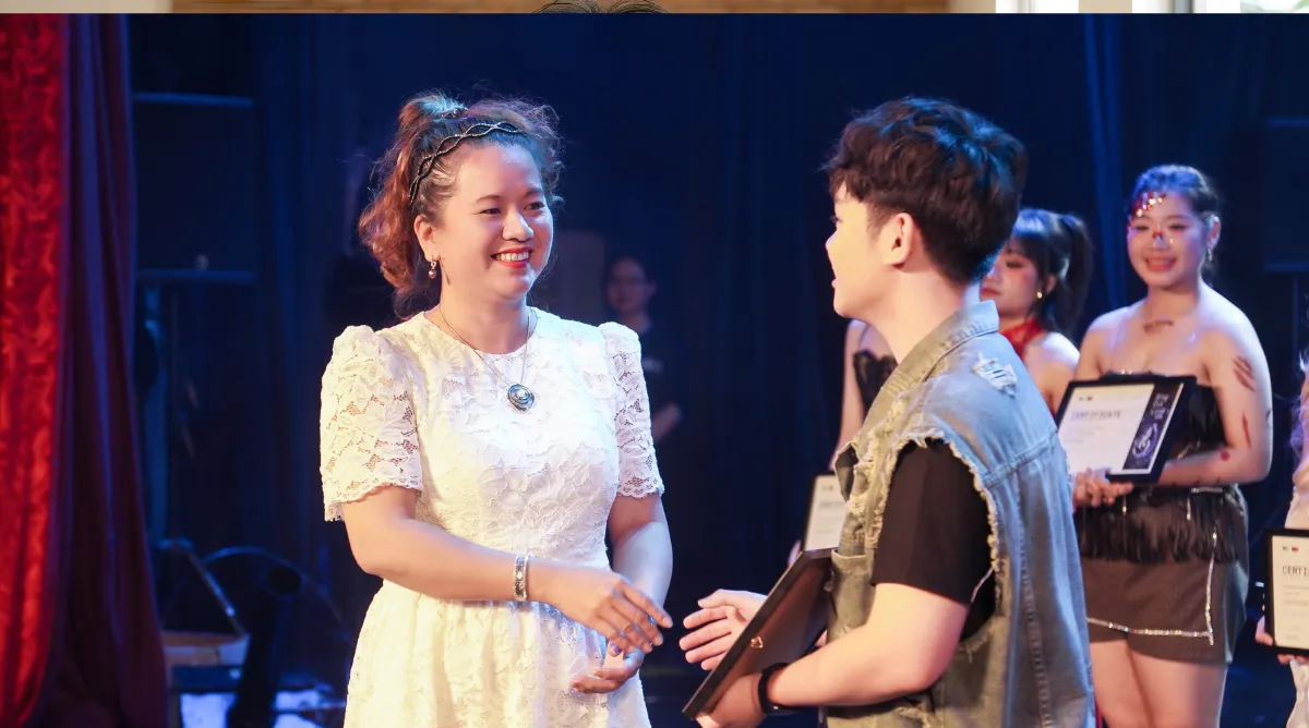 Đồng hành cùng “Sing Out Loud 2026”, TS. Nguyễn Thị Thanh Tâm - Giám đốc Asia University Vietmam cơ sở TP. HCM bày tỏ kỳ vọng những giá trị tích cực sẽ được lan tỏa, tiếp thêm cảm hứng cho thế hệ Gen Z tài năng và giàu khát vọng