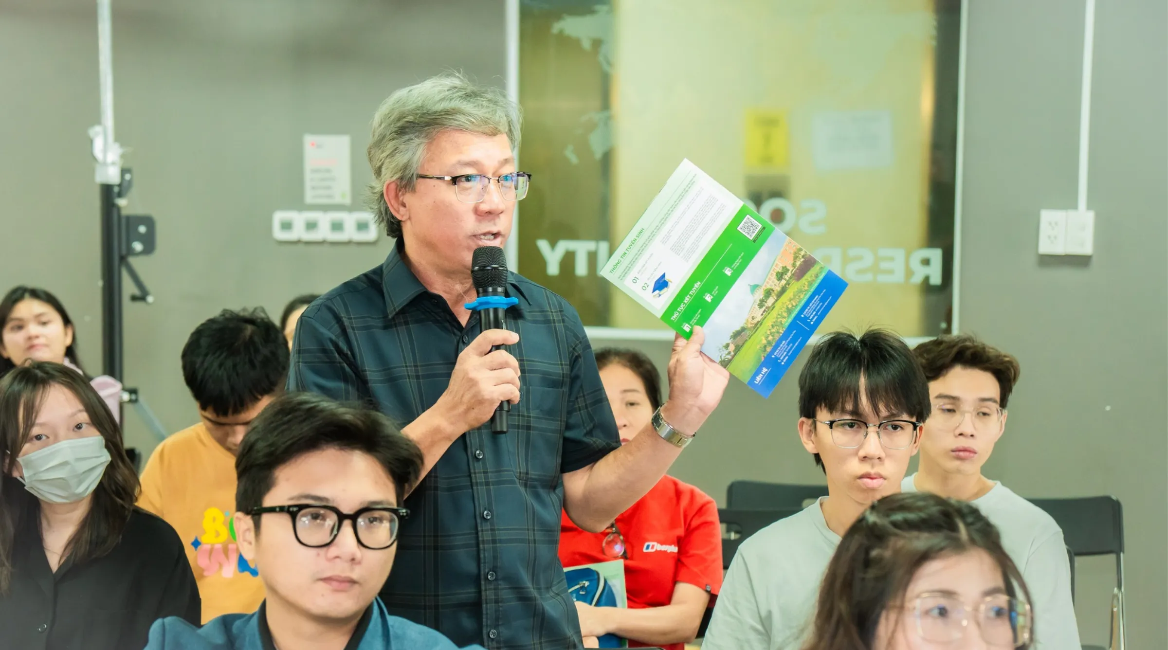 Khép lại “Asia University Vietnam Next Gen Day”, phụ huynh & học sinh thêm góc nhìn về ngành học