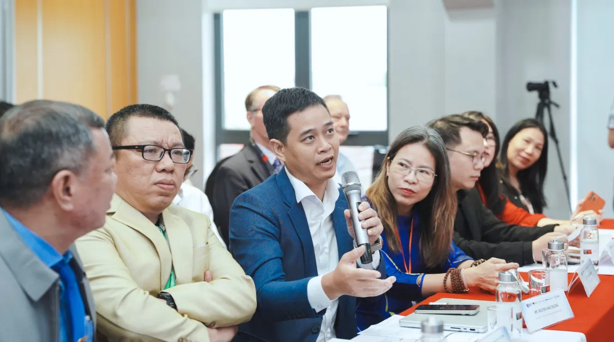 Các phiên diễn thuyết của chuyên gia tại Swin-AIIS 2026 đã thu hút nhiều câu hỏi và trao đổi sôi nổi xoay quanh những chủ đề được các diễn giả chia sẻ 