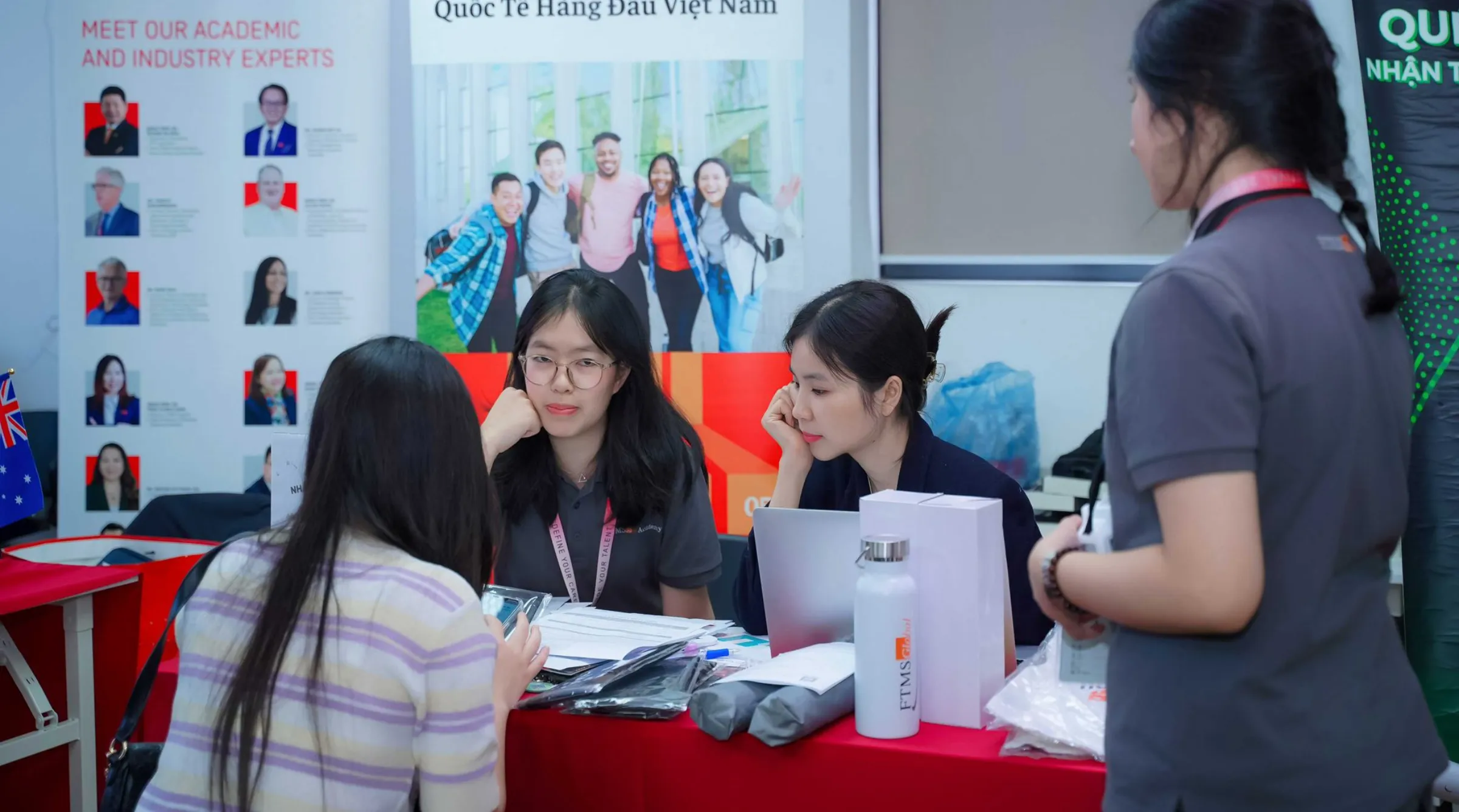 Cùng nhìn lại một vài hình ảnh đẹp tại “Career Festival 2026" tại Hà Nội và Tp. Hồ Chí Minh