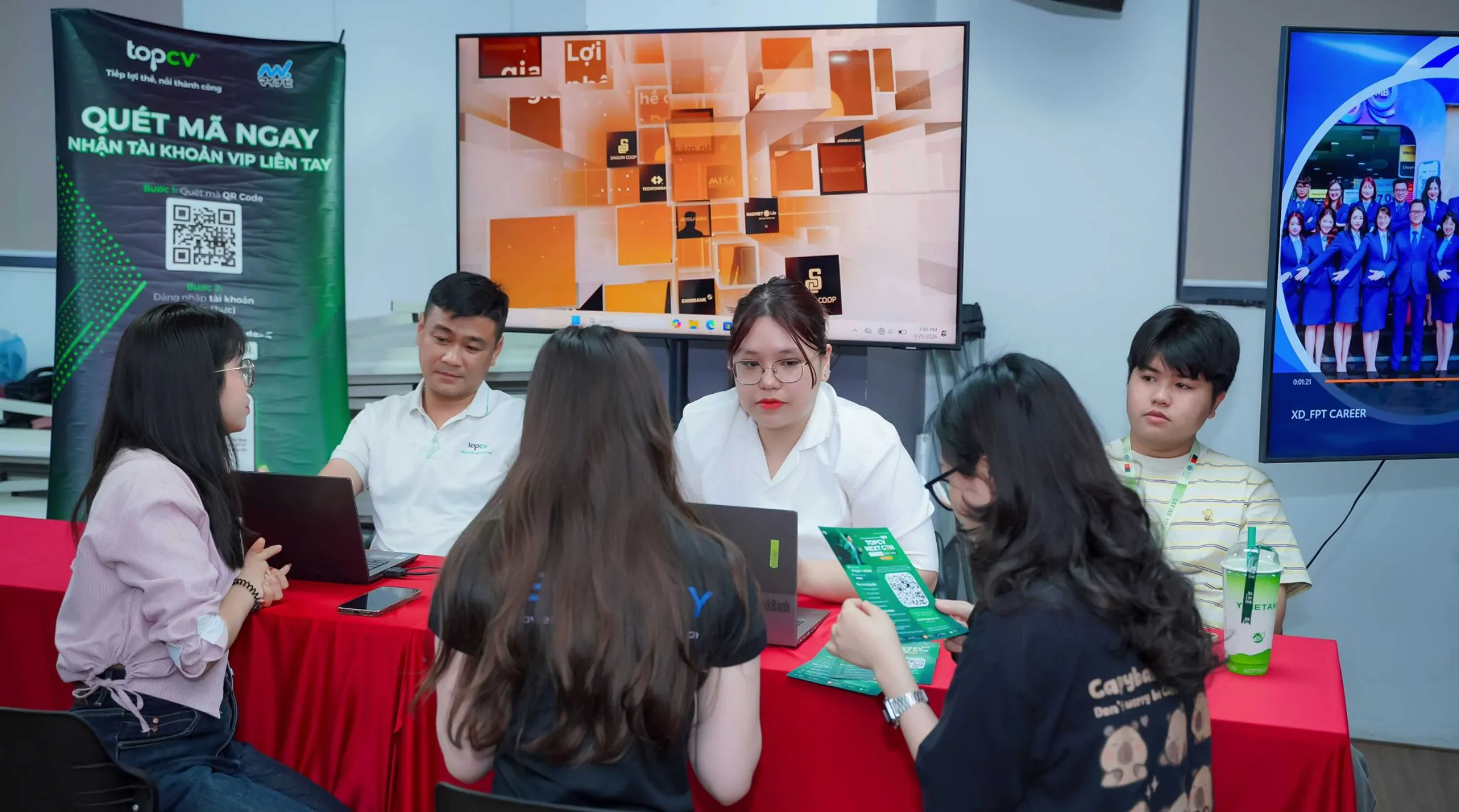 Cùng nhìn lại một vài hình ảnh đẹp tại “Career Festival 2026" tại Hà Nội và Tp. Hồ Chí Minh