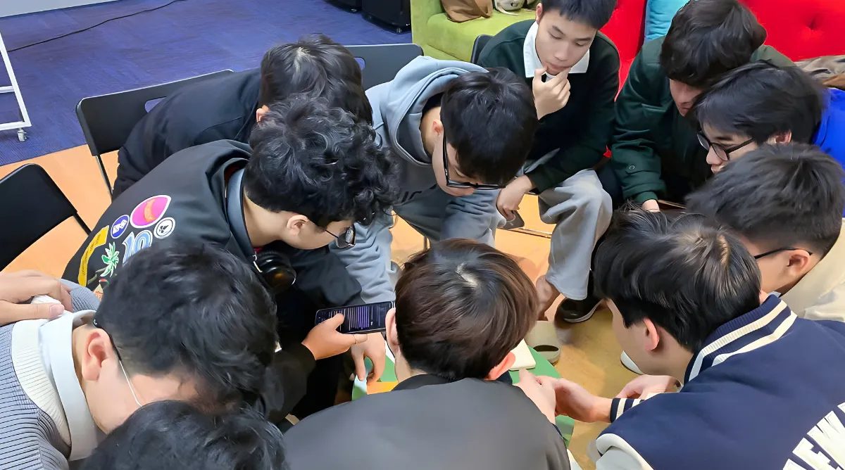 Sinh viên Asia University Vietnam thảo luận về chủ đề “Design Your Life”