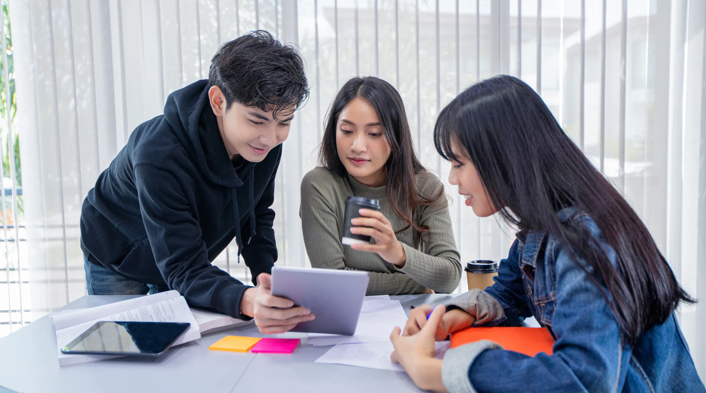 Sinh viên rèn luyện tư duy hệ thống và kỹ năng thực hành chuyên sâu nhằm sẵn sàng cho các vị trí nòng cốt trong lĩnh vực công nghệ