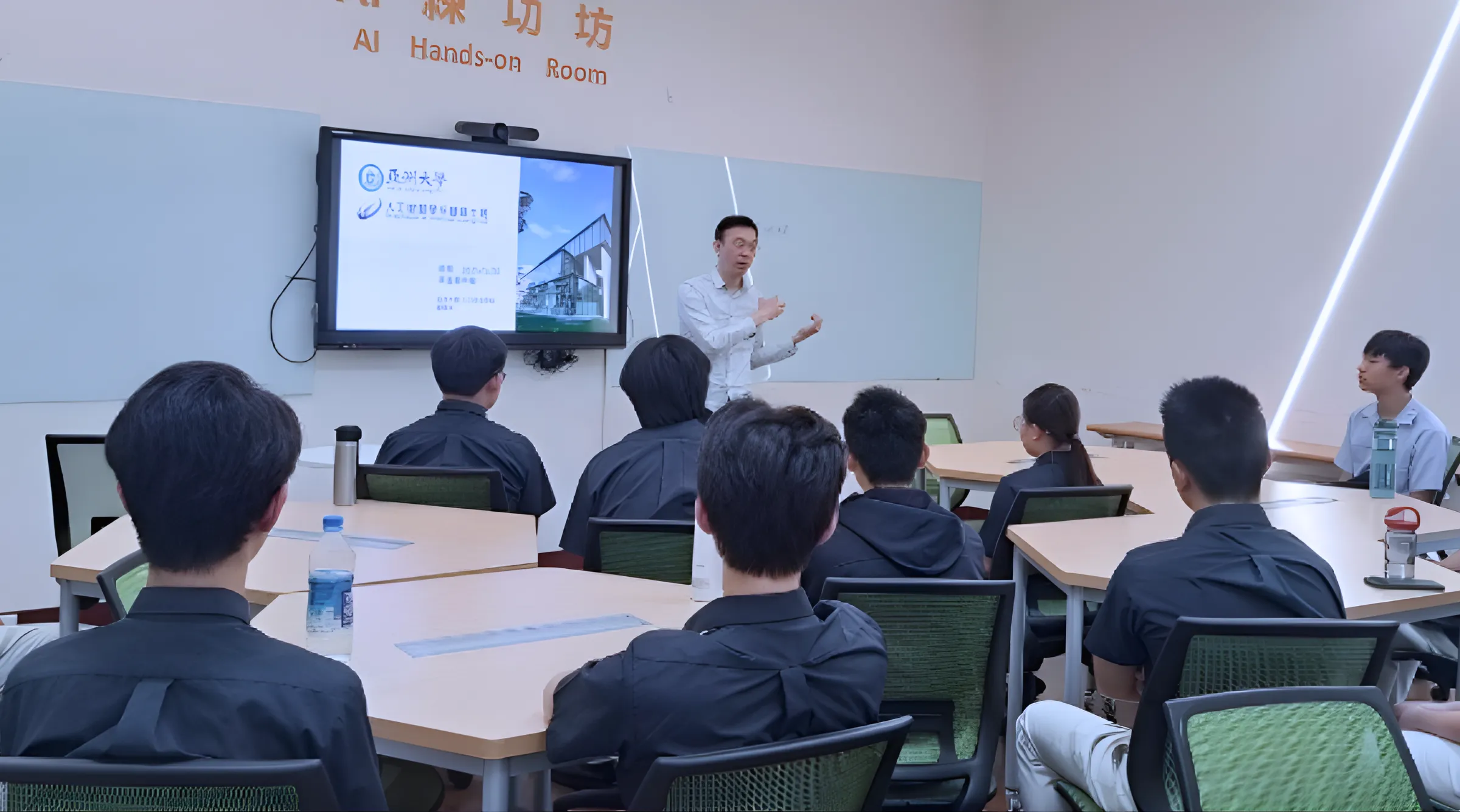 Asia University phát triển mô hình AI giải thích điện tâm đồ, hướng đào tạo công nghệ gắn với giá trị xã hội