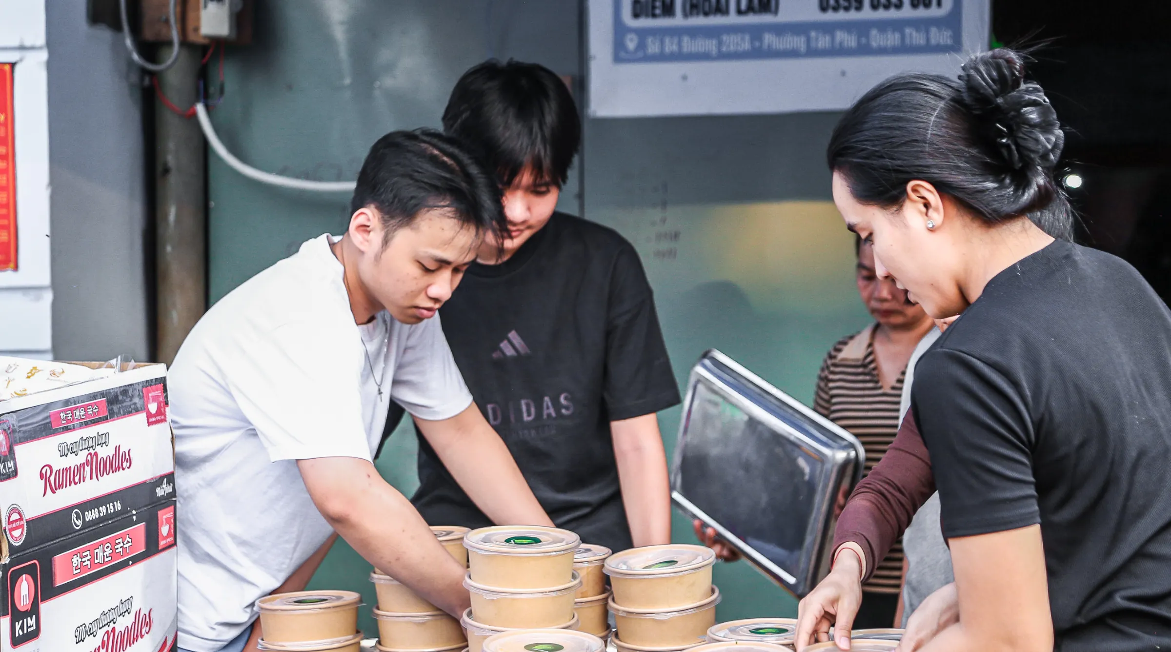 Các bạn sinh viên năm nhất Asia Vietnam đã cùng nhau tổ chức một hoạt động ý nghĩa, lan tỏa tinh thần sẻ chia và trách nhiệm cộng đồng ngay từ những ngày đầu đại học