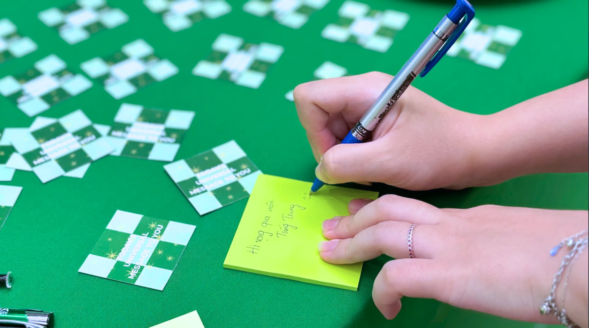 Cùng nhìn lại những hình ảnh đẹp của sinh viên Asia University Vietnam tại “Pre-Exam Support” nhé