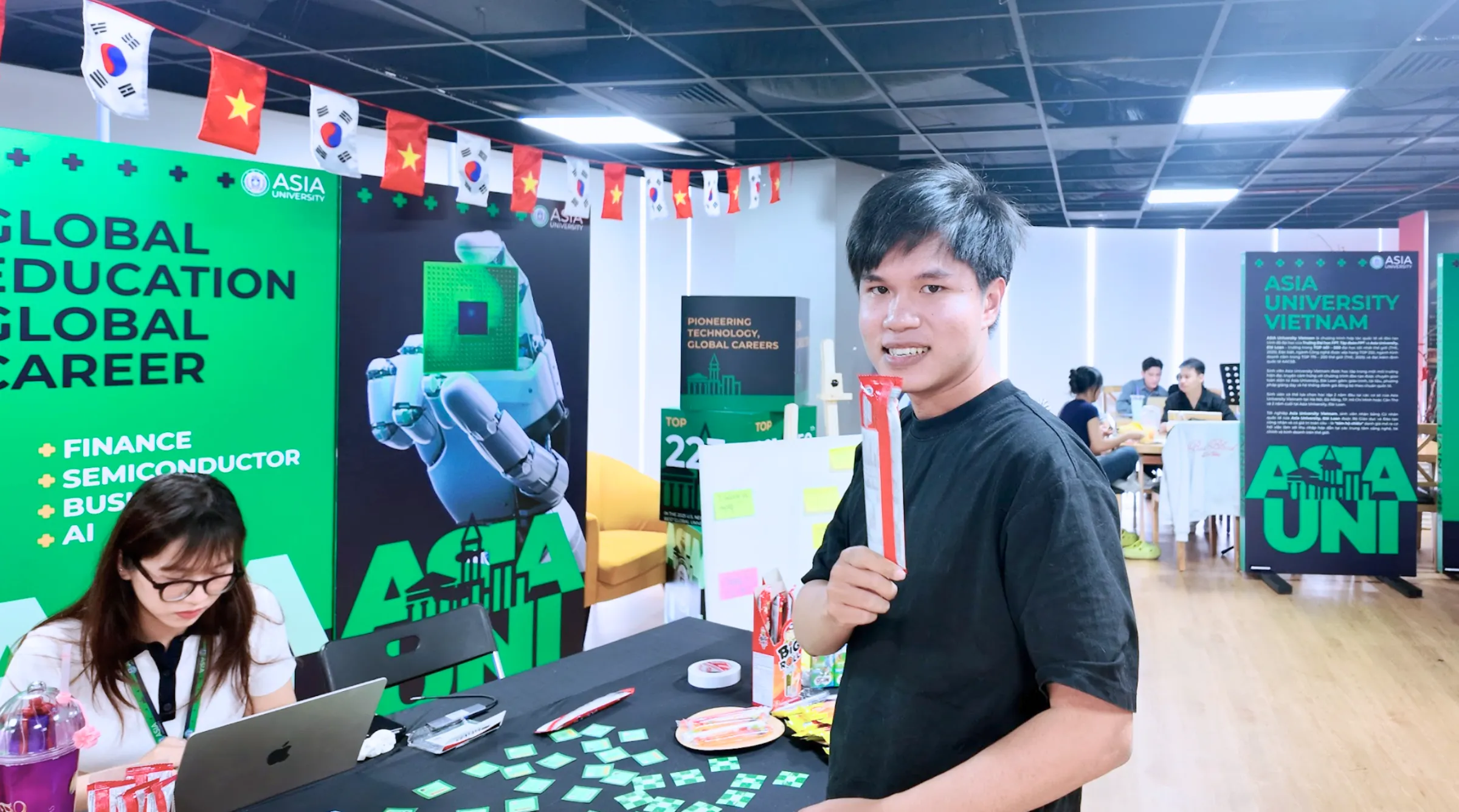 Cùng nhìn lại những hình ảnh đẹp của sinh viên Asia University Vietnam tại “Pre-Exam Support” nhé