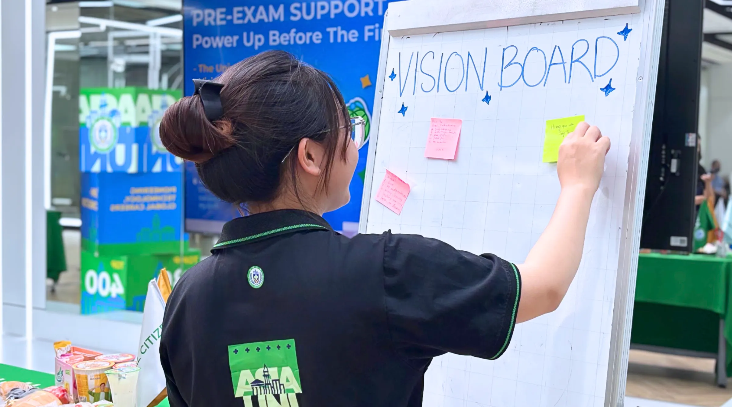 Cùng nhìn lại những hình ảnh đẹp của sinh viên Asia University Vietnam tại “Pre-Exam Support” nhé