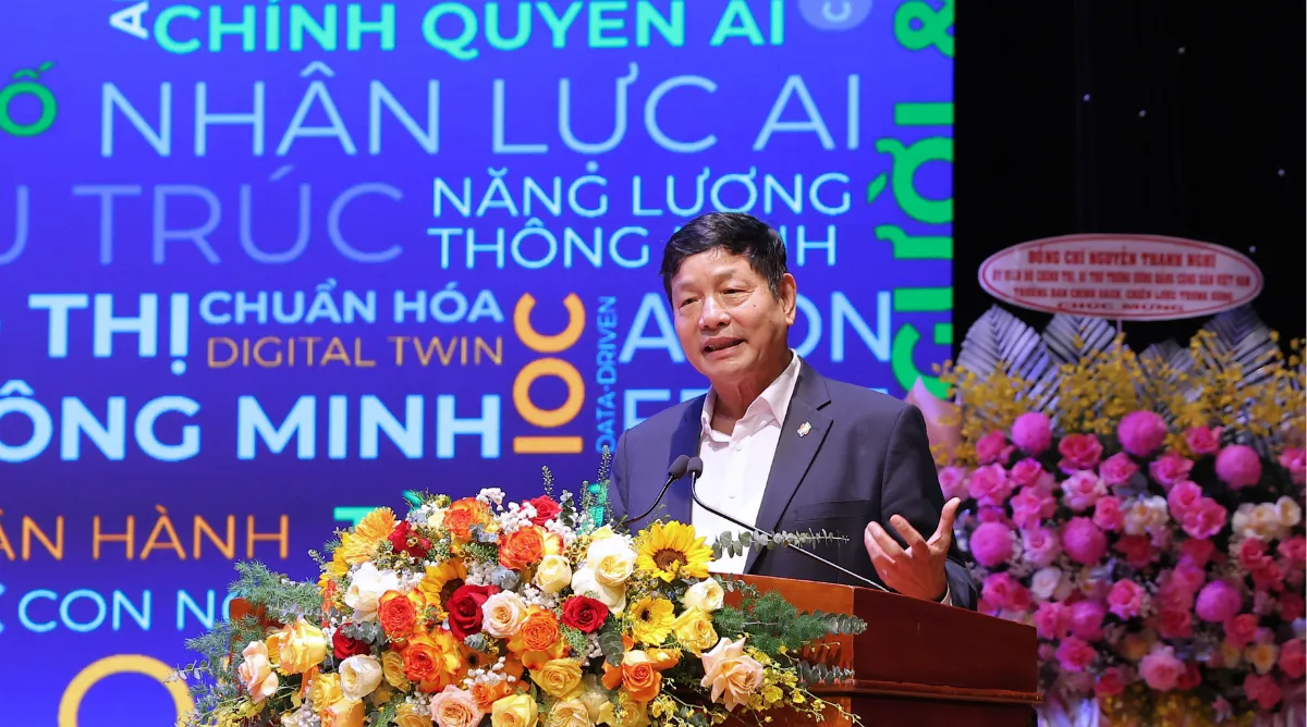 Ông Trương Gia Bình, Chủ tịch Hội đồng Quản trị Tập đoàn FPT, trình bày tham luận về định hướng phát triển trí tuệ nhân tạo (AI) tại Hội nghị Xúc tiến Đầu tư tỉnh Gia Lai 2026
